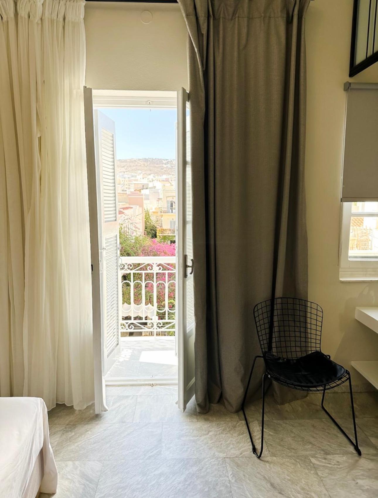 Oiko Mini Suites Ermoupoli Eksteriør billede