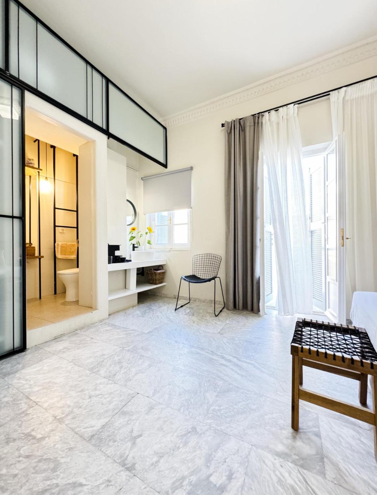 Oiko Mini Suites Ermoupoli Eksteriør billede